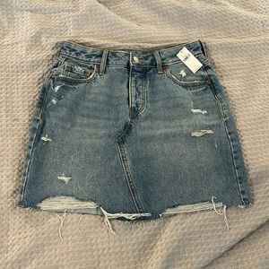 Old Navy High Rise OG button fly mini jean skirt, size 2, NWT
